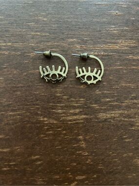 “Eye” Earrings 👁️